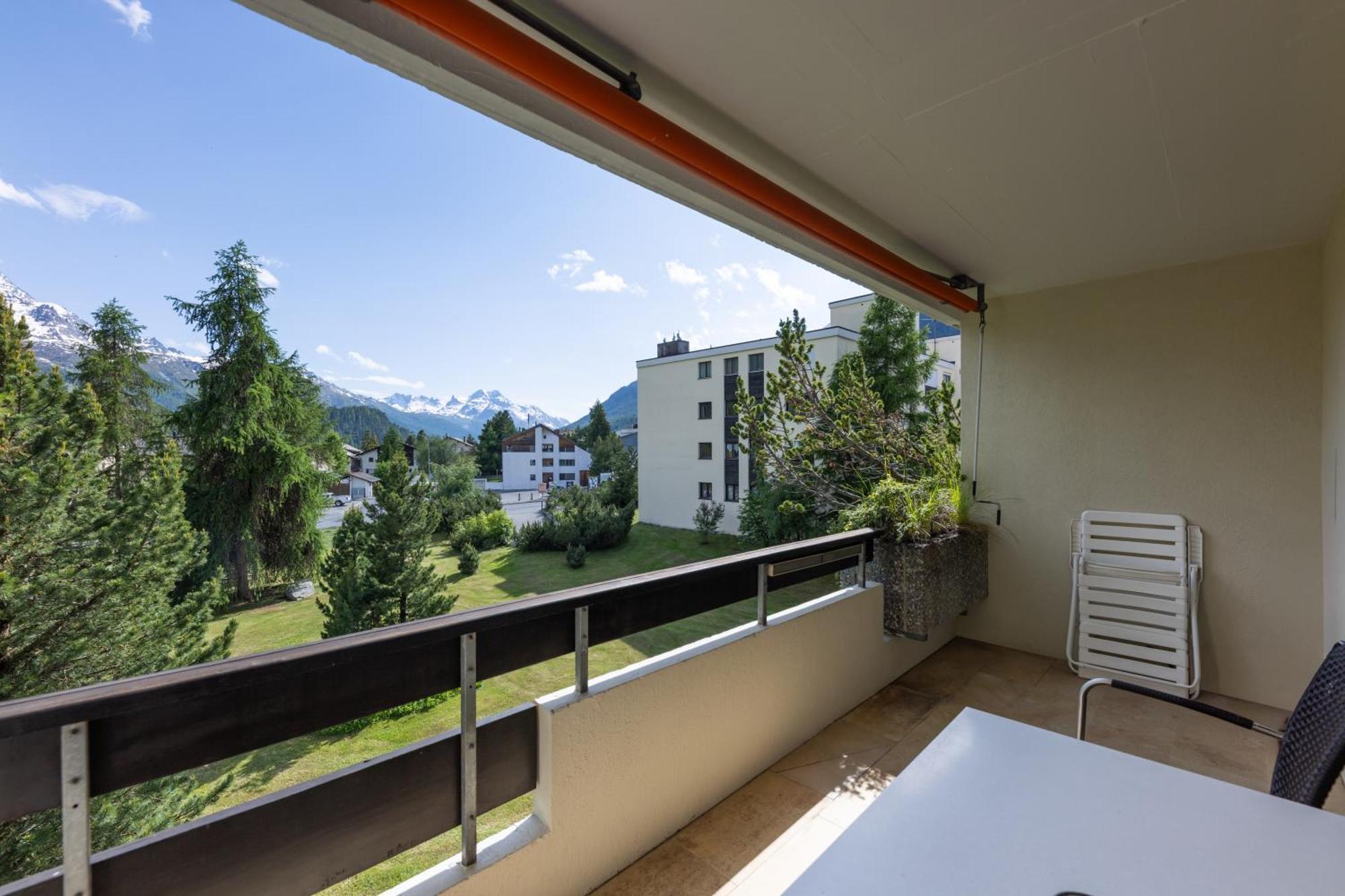 Cosy Apartment Facing Piz Rosatsch St. Moritz Bagian luar foto