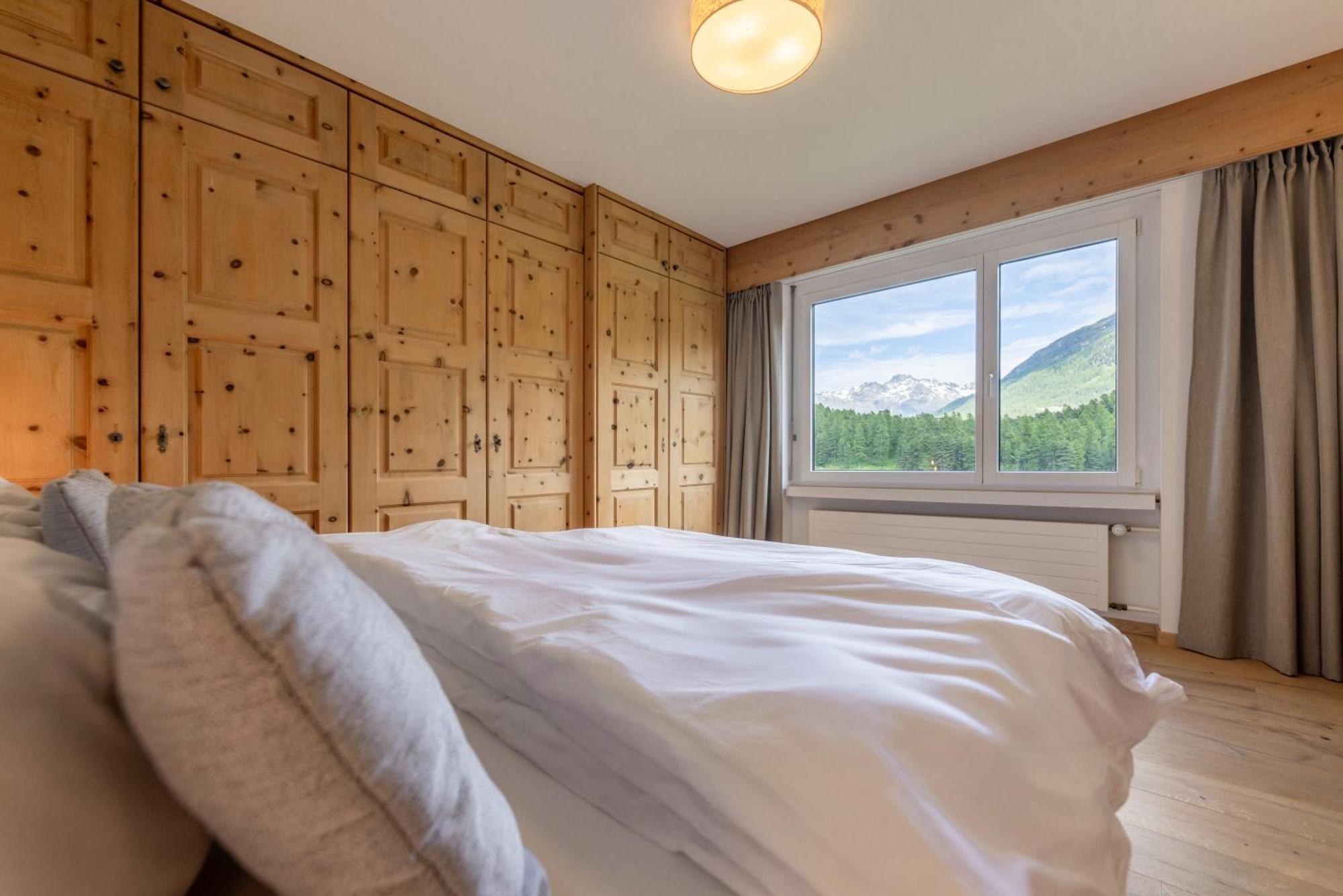 Cosy Apartment Facing Piz Rosatsch St. Moritz Bagian luar foto